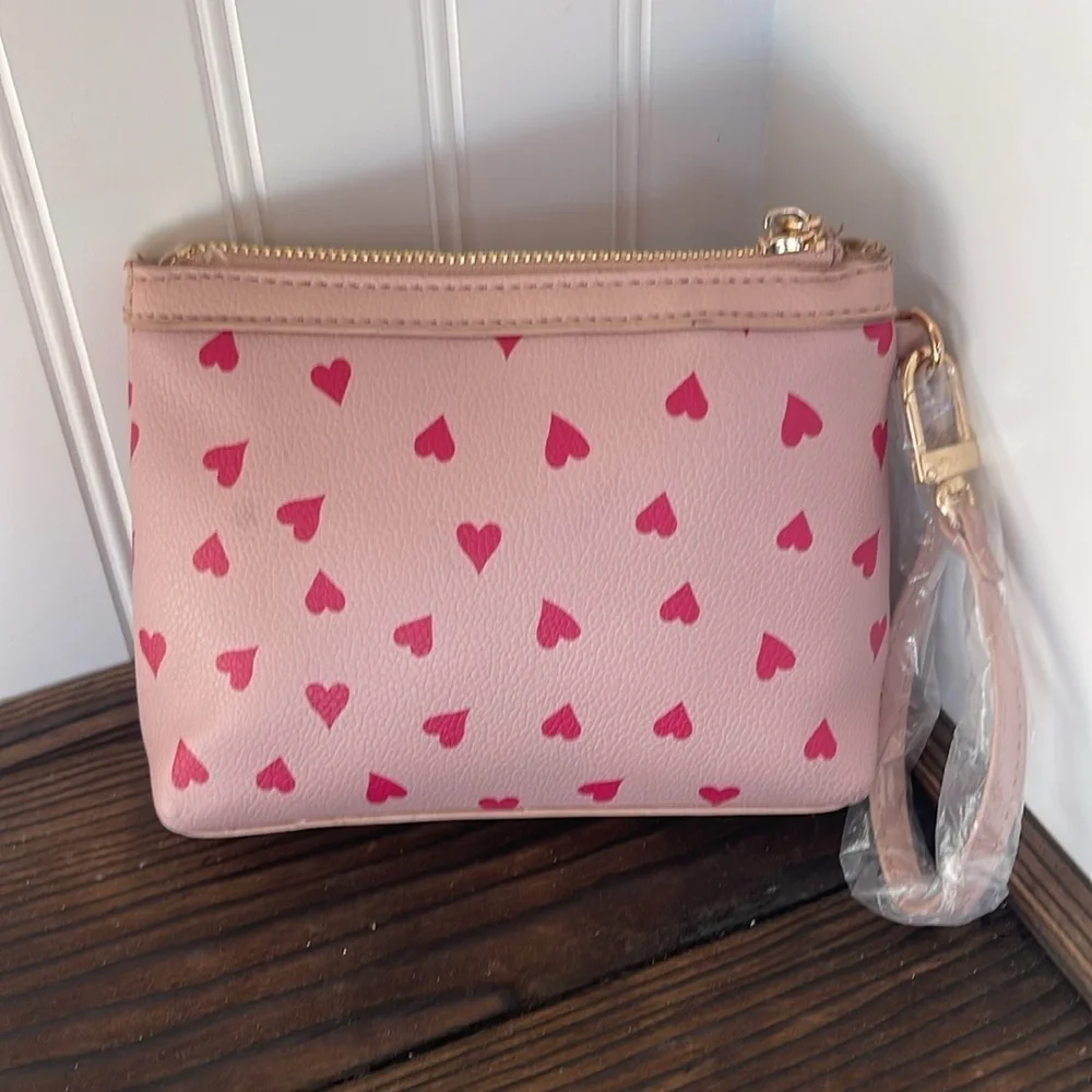 NWT Anne Klein Pink Heart Pattern Wristlet